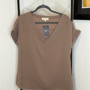 Eesome Taupe & Black  V-Neck Short Sleeve Top Bundle